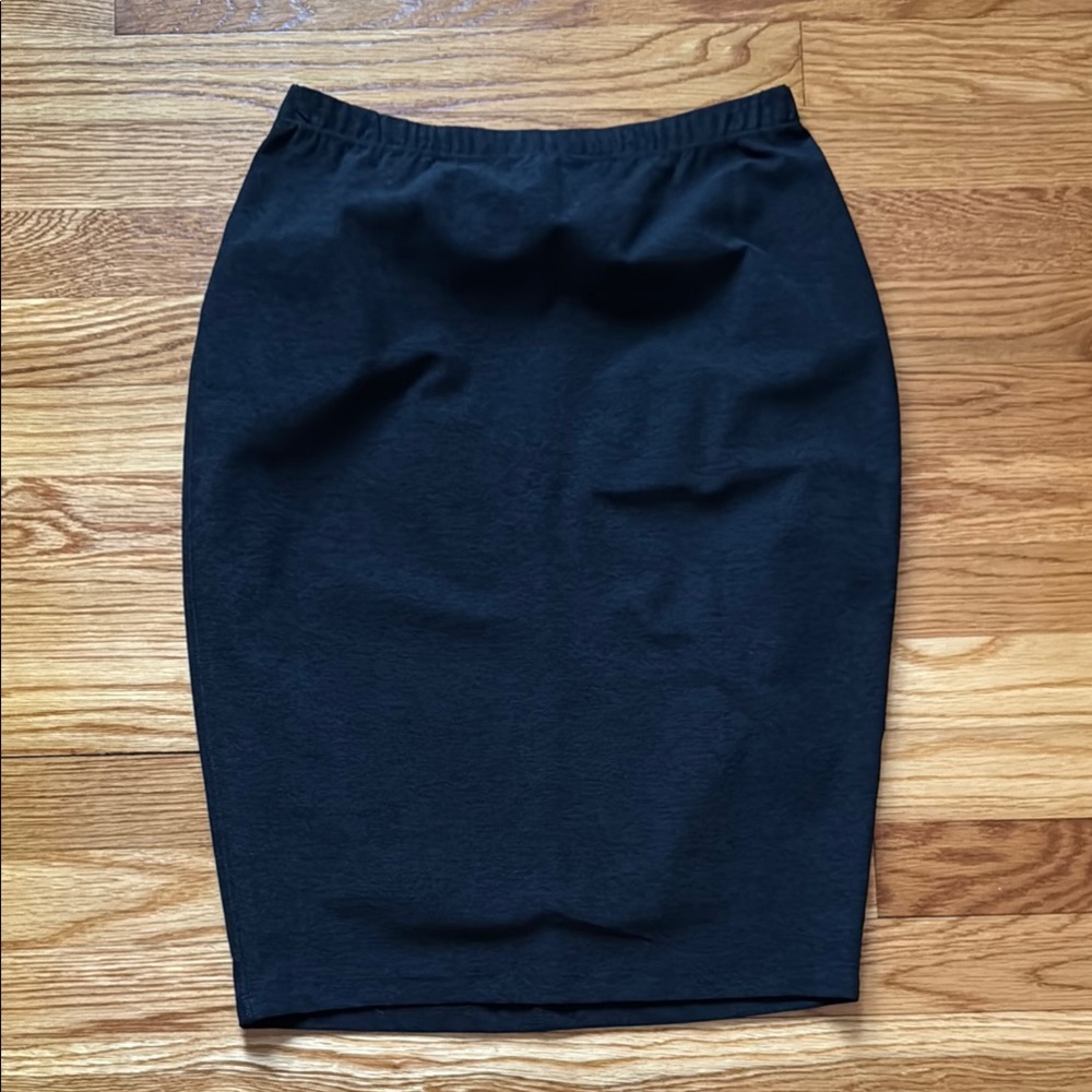Beyond Yoga NWOT Pencil Skirt in Darkest Night
